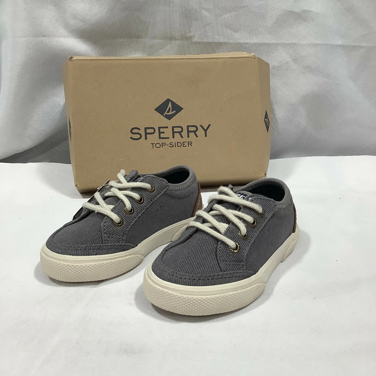 Sperry 2025 deckfin sneaker