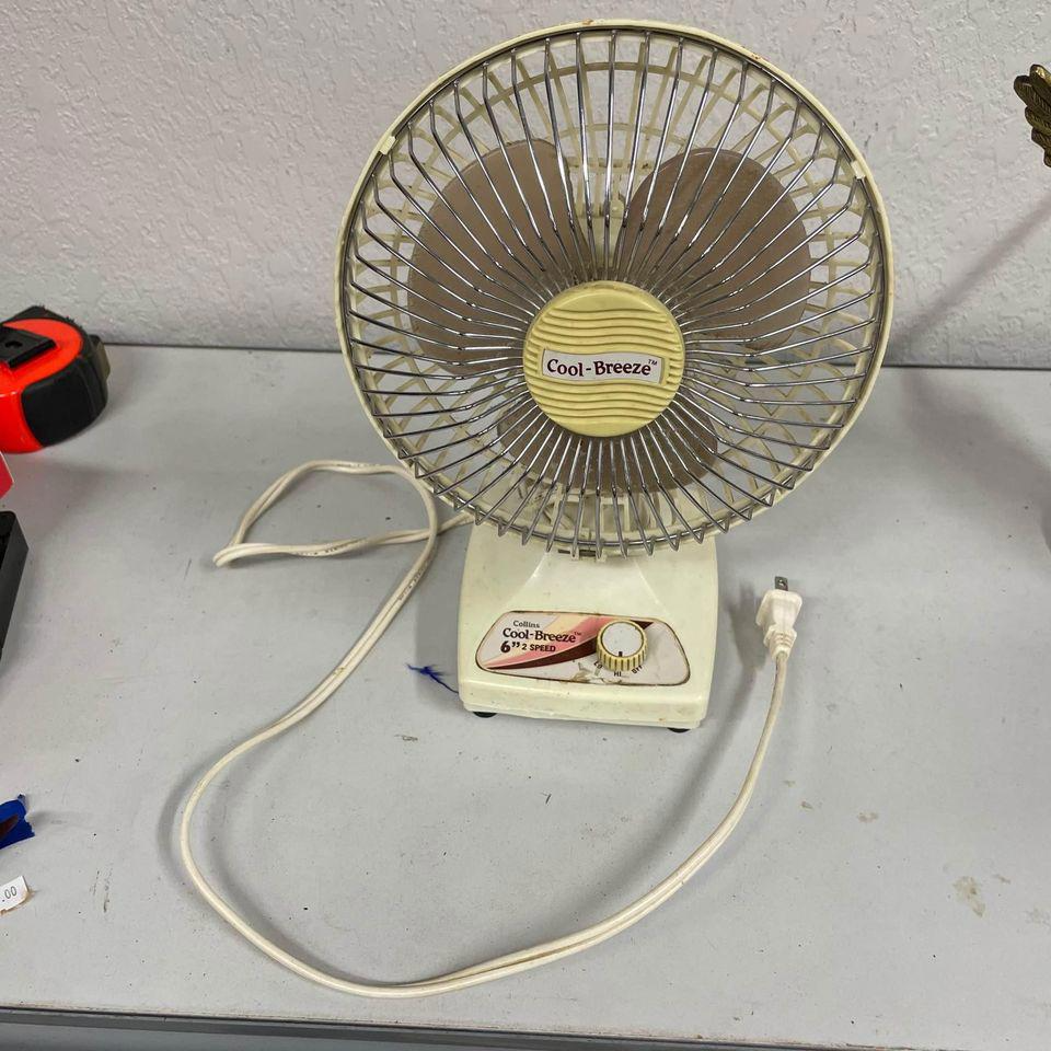 Cute Vintage Cool Breeze Desk Fan Model HF-15UM 6” Two (2) Speed