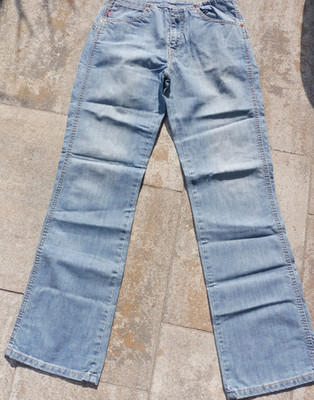 Damenjeans Levis - Größe 36 - wie neu