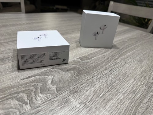 Pods Pro 2nd Generation with Wireless Charging Case - White - Photo 2 sur 3