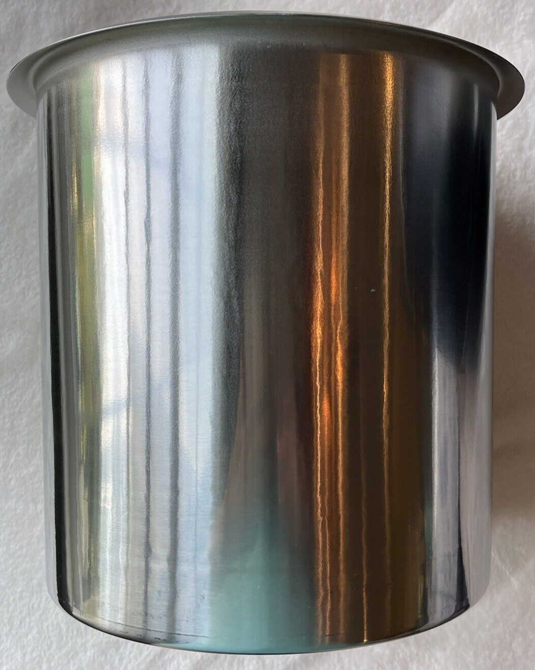 Avantco S30 11 Qt. Black Deluxe Soup Kettle Warmer - 120V, 400W Magnetic Labels