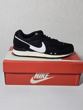 Wm Nike Venture Runner Running Shoes Black White Mesh/Suede CK2948-001 Size M6.5
