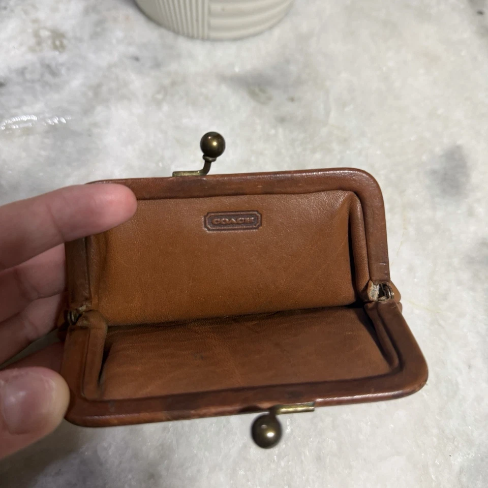 Cartera Coach Vintage Cuero Marrón y Latón Kisslock Cambio Monedero # 7155 Foto 4 de 4