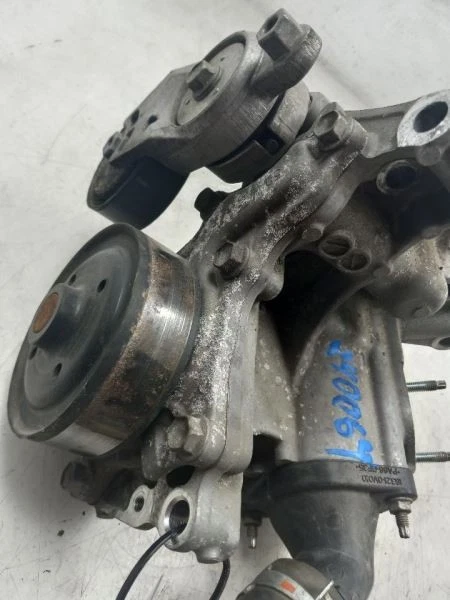 TOYOTA RAV4 LE 16-18 2,5 L TRACCIÓN DELANTERA EN BOMBA DE REFRIGERANTE DEL MOTOR  Foto 4 de 4