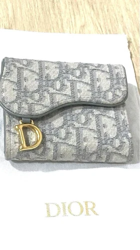 Portefeuille Dior Triple Gris OccasionTrès Bon ÉtatNettoyéDesign Compact