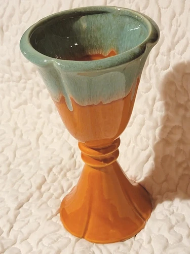 PERSIMMON ORANGE HULL POTTERY VASE w AQUA GREEN/BROWN FLECKED DRIP GLAZE. MCM