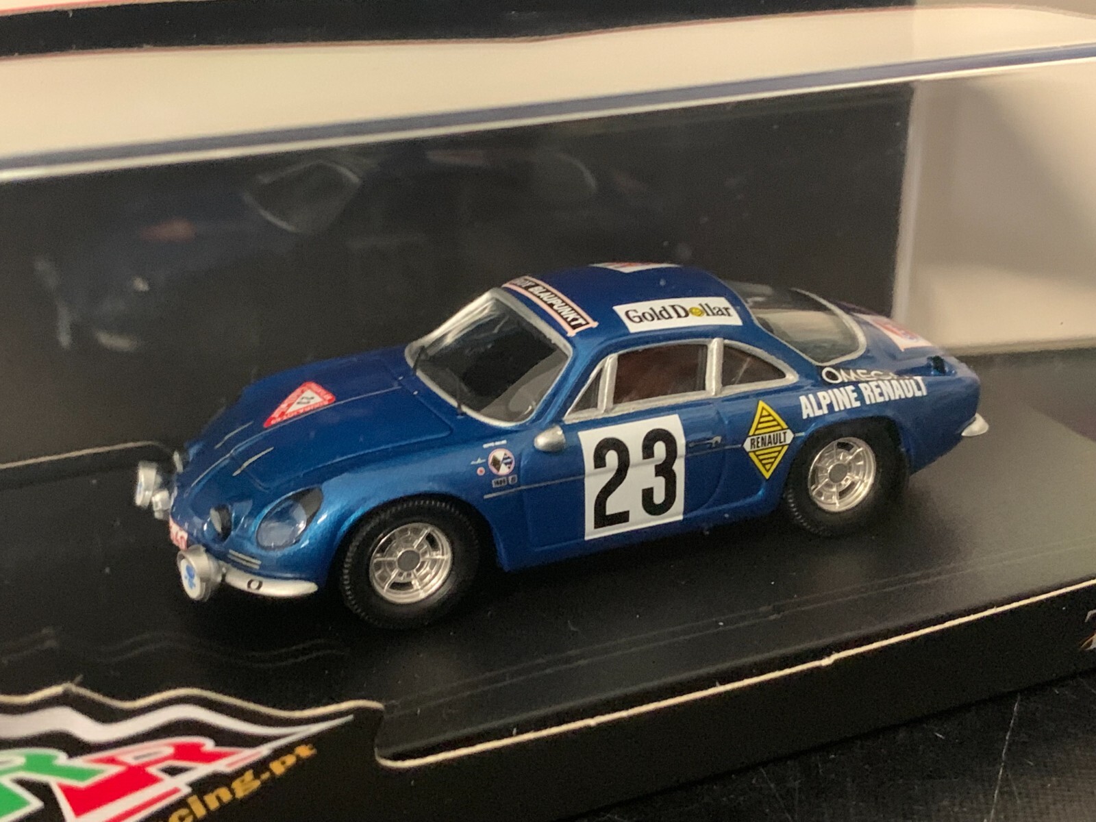 Alpine Renault A110 1/43 Trofeu RRFI32 miniature de collection 1000 Lakes 1969
