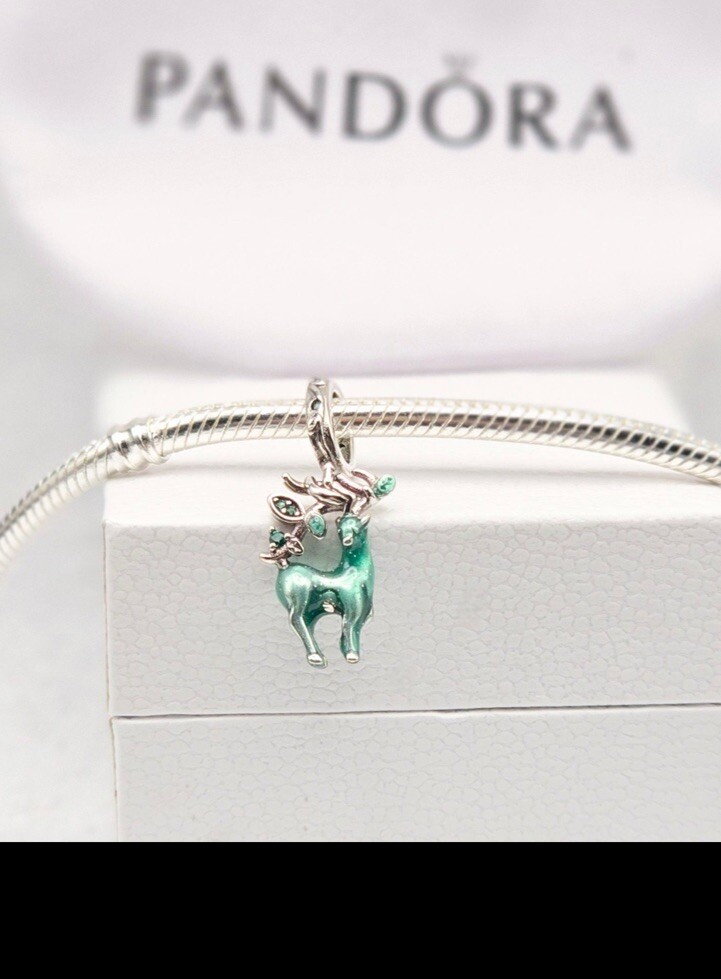 Pandora Honor de Reyes Rey de Gloria Ciervo Divino Pandora Dije