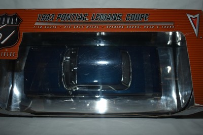 自動車 1963 Pontiac Lemans Coupe 1/18 1/18 1963 Pontiac LeMans Sport Coupe (Nocturne Blue) Diecast