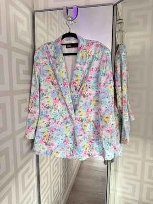 Zara Floral Blazer Size Large - Image 1 of 4