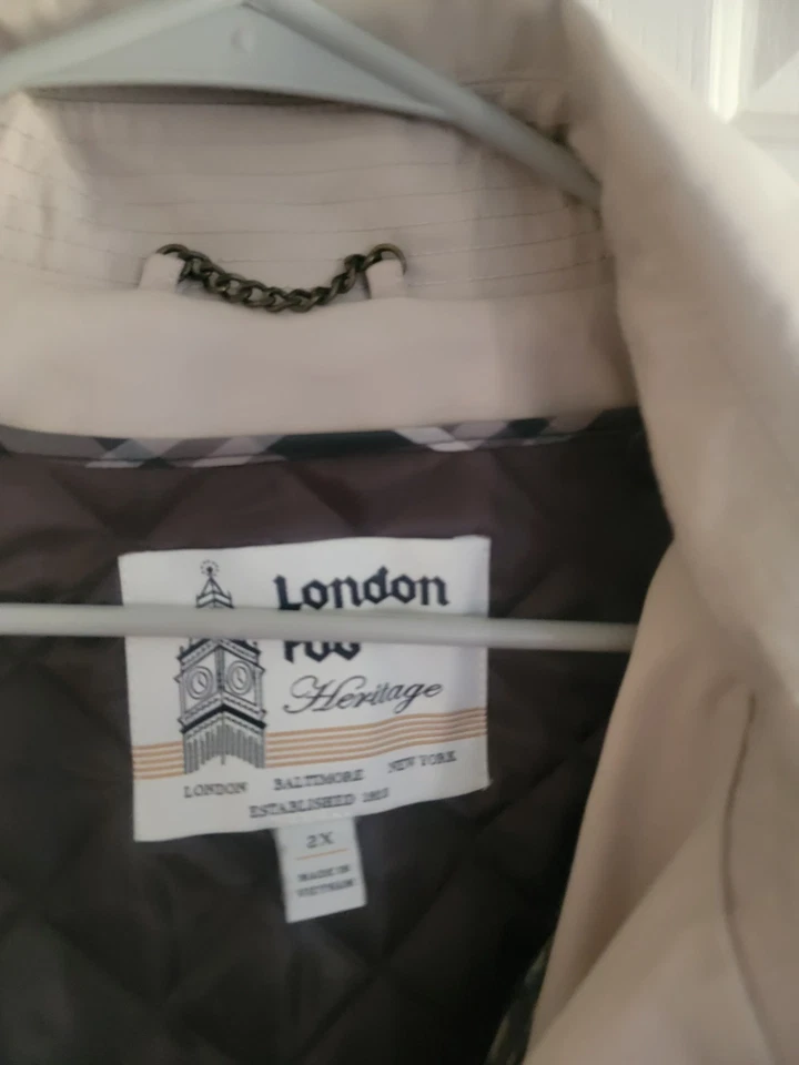 Gabardina London Fog 2X, caqui, forrada, bolsillos, cinturón, capucha, hasta la rodilla Foto 2 de 4