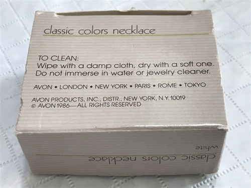Avon Classic Colors Necklace White Chain 1986 Fashion Jewelry - Picture 3 of 4