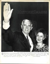 1987 Press Photo Senator Paul Laxalt and wife announce candidacy in Washington