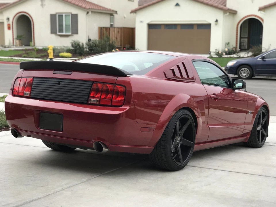 For 2005-2009 Ford Mustang GT500 Ducktail Style Black Matte Rear Trunk Spoiler Foto 2 de 4