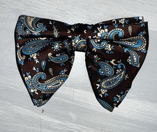 Vintage 1960-70  s HUGE Bow Tie Bowtie Neck Clip-on Blue Brown Paisley 5  x4  