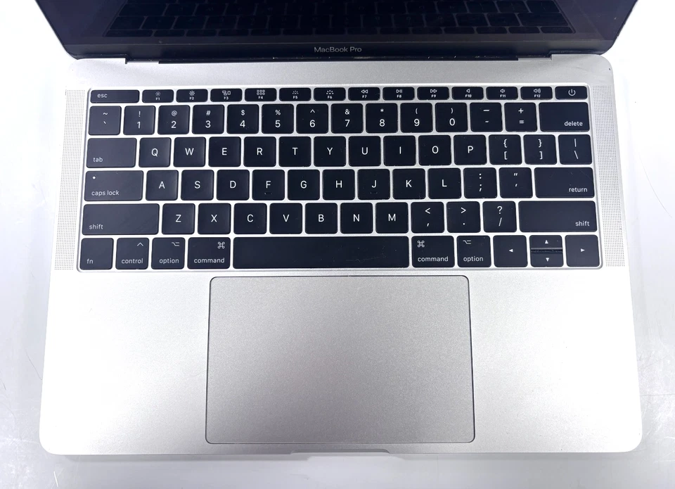 BAD LCD: 2017 MacBook Pro A1708 - 13", 2.5GHz i7, 16GB RAM, NO SSD - Image 3 of 4