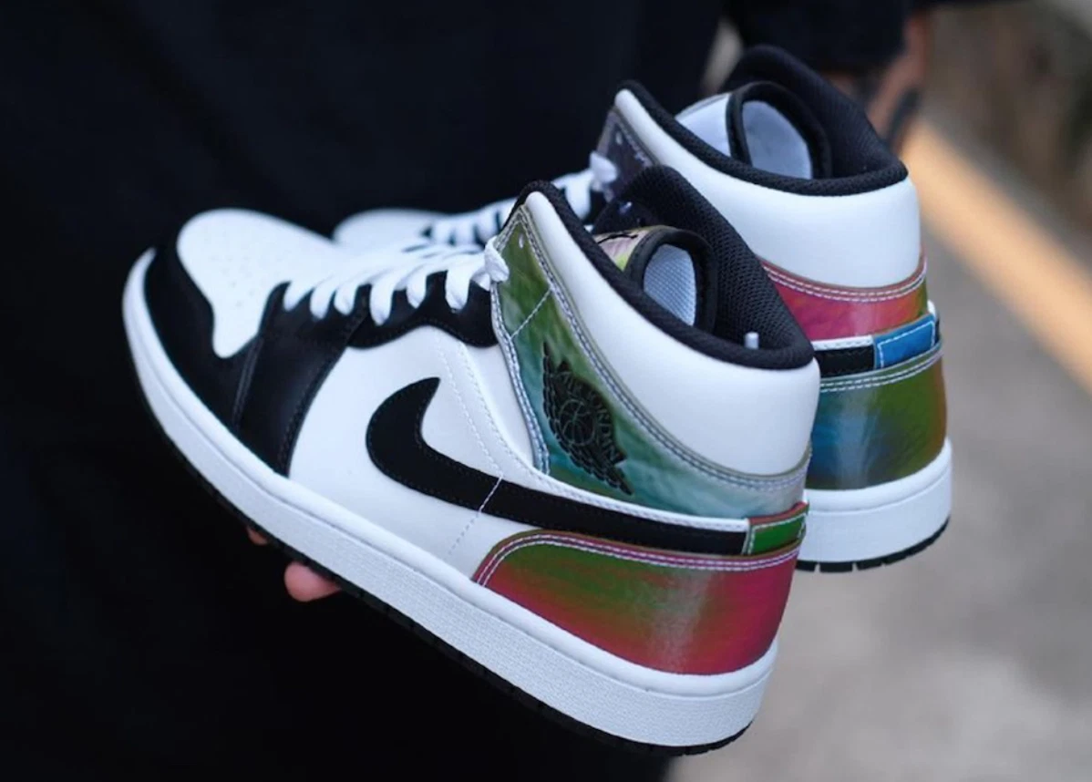 nike air jordan 1 heat reactive