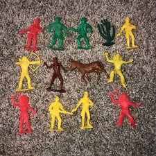 Vintage Plastic Cowboy Indians Figures Lot 15