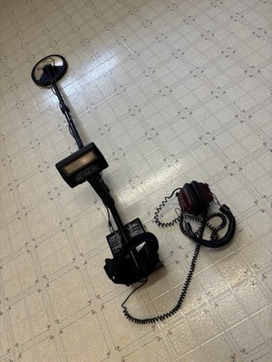 White s Quantum II Metal Detector  USA Made w 7.8 Coil & Head Phones Tested Nice