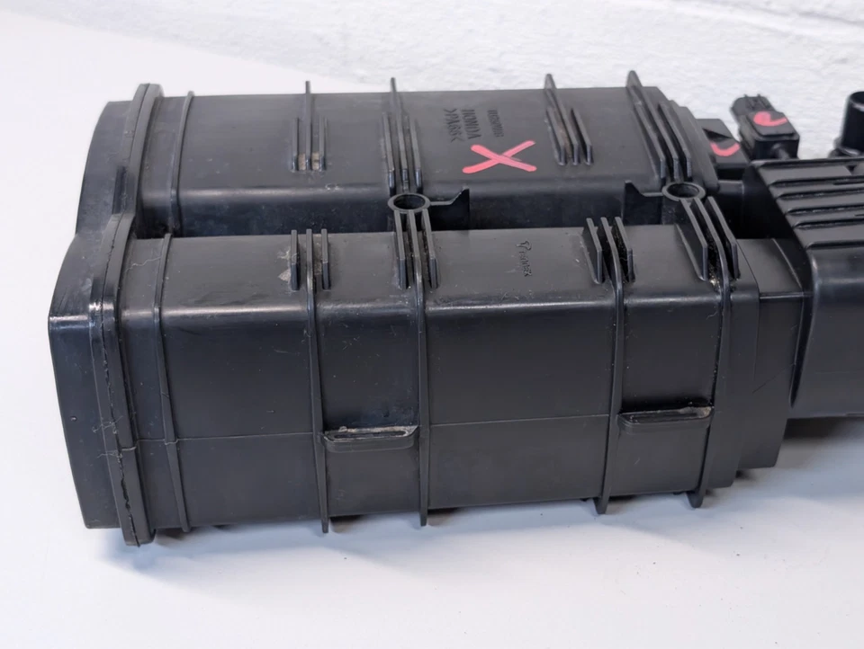 Bote evaporador de emisiones de combustible Honda Element 2003-2011 OEM 17011SCVA00 Foto 2 de 4