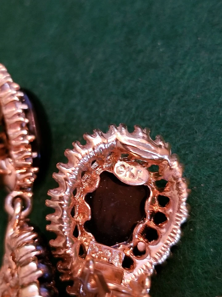 ELEGANTE PENDIENTE ARAÑA CABUJÓN NEGRO DE KENNETH JAY LANE Foto 4 de 4