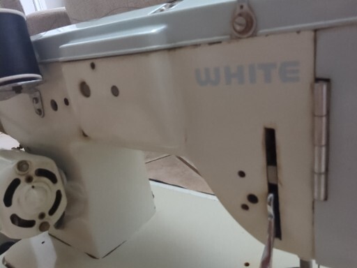 趣味 NAVEYARD Vintage White Zig-Zag Sewing Machine Model 571 White and