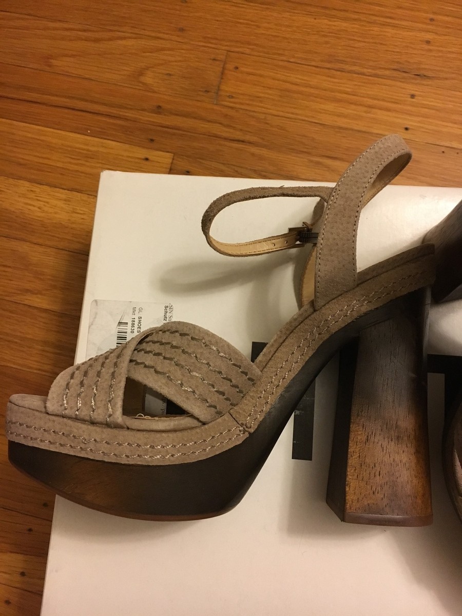 Sandales Plates Schutz En Cuir Couleur Neutre - Taille 8M Neuves Dans Boîte, Fabriquées Au Brésil