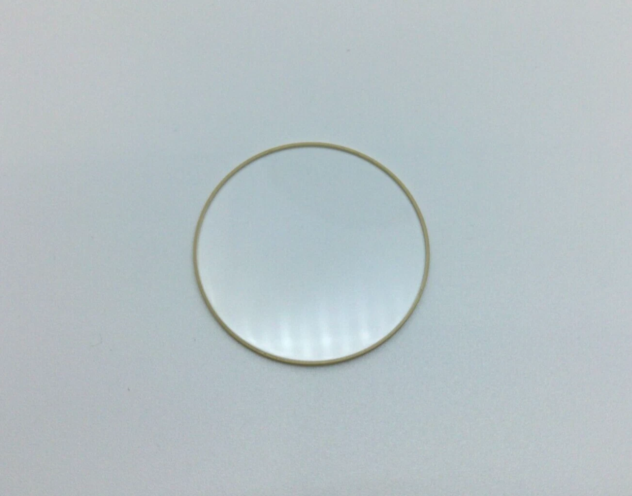MONTRE GUCCI 3000M 3001M VERRE CRISTAL NEUVE D'ORIGINE AVEC JOINT