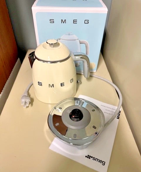 SMEG 50'S RETRO LINE ELECTRIC MINI KETTLE (3 CUP) IN CREAM/SMK-CR05