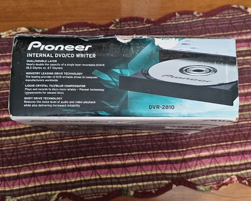Pioneer DVD - 2810 Internal DVD/CD Writer 18X18 Maximum Writing Speed - Picture 3 of 5