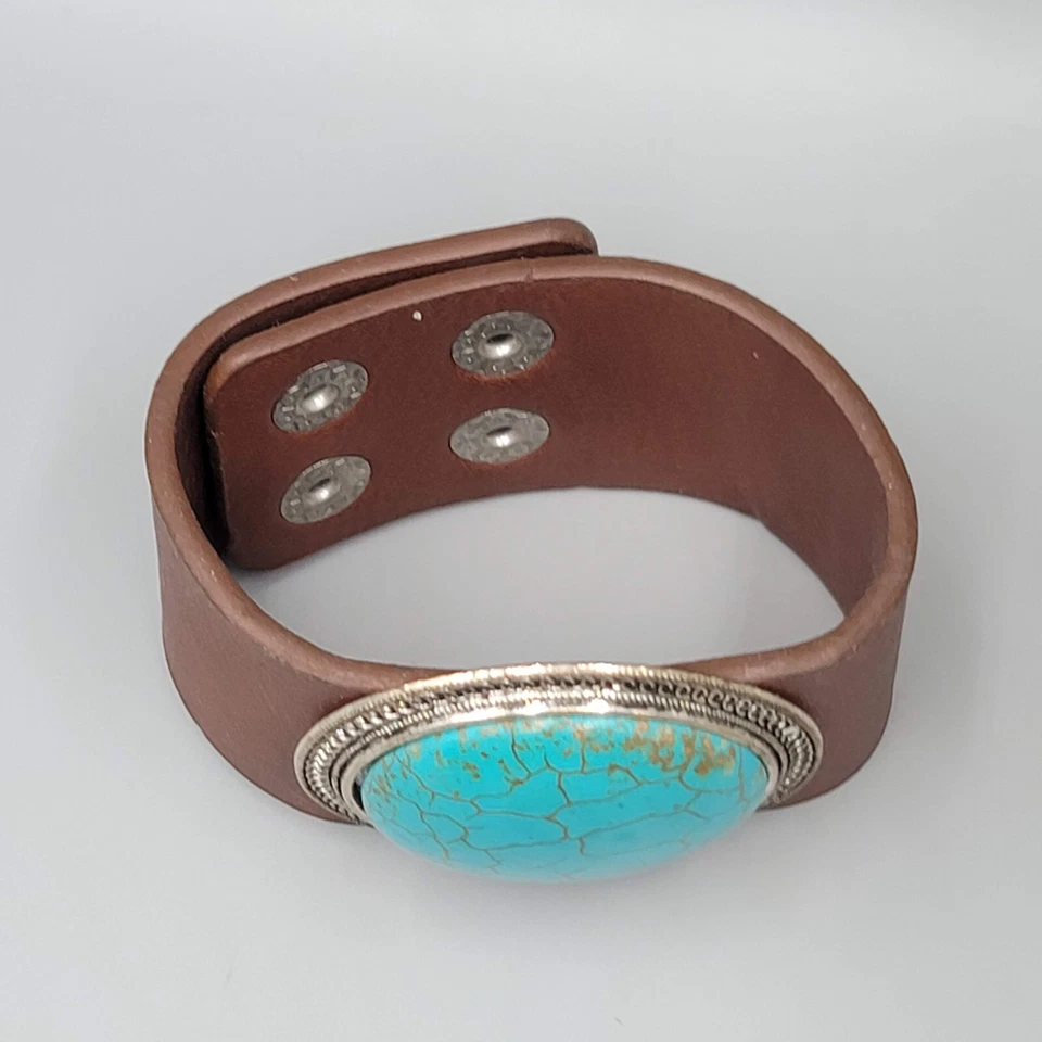 Brazalete ancho de cuero llamativo piedra howlita azul 6" o 7" Foto 2 de 4