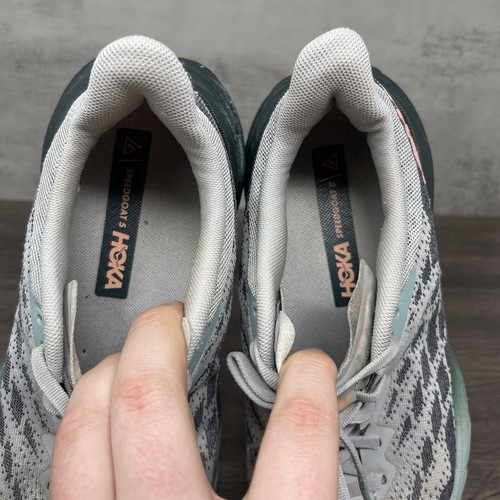 Lotto scarpe da corsa HOKA Speedgoat 5 Trail donna 9 One One grigio acqua - Foto 12 di 13