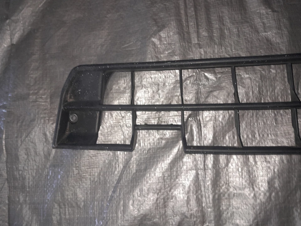 🥇87-89 TOYOTA MR2 AW11 PARACHOQUES DELANTERO PARRILLA INFERIOR OEM 1987 1988 1989 Foto 2 de 4