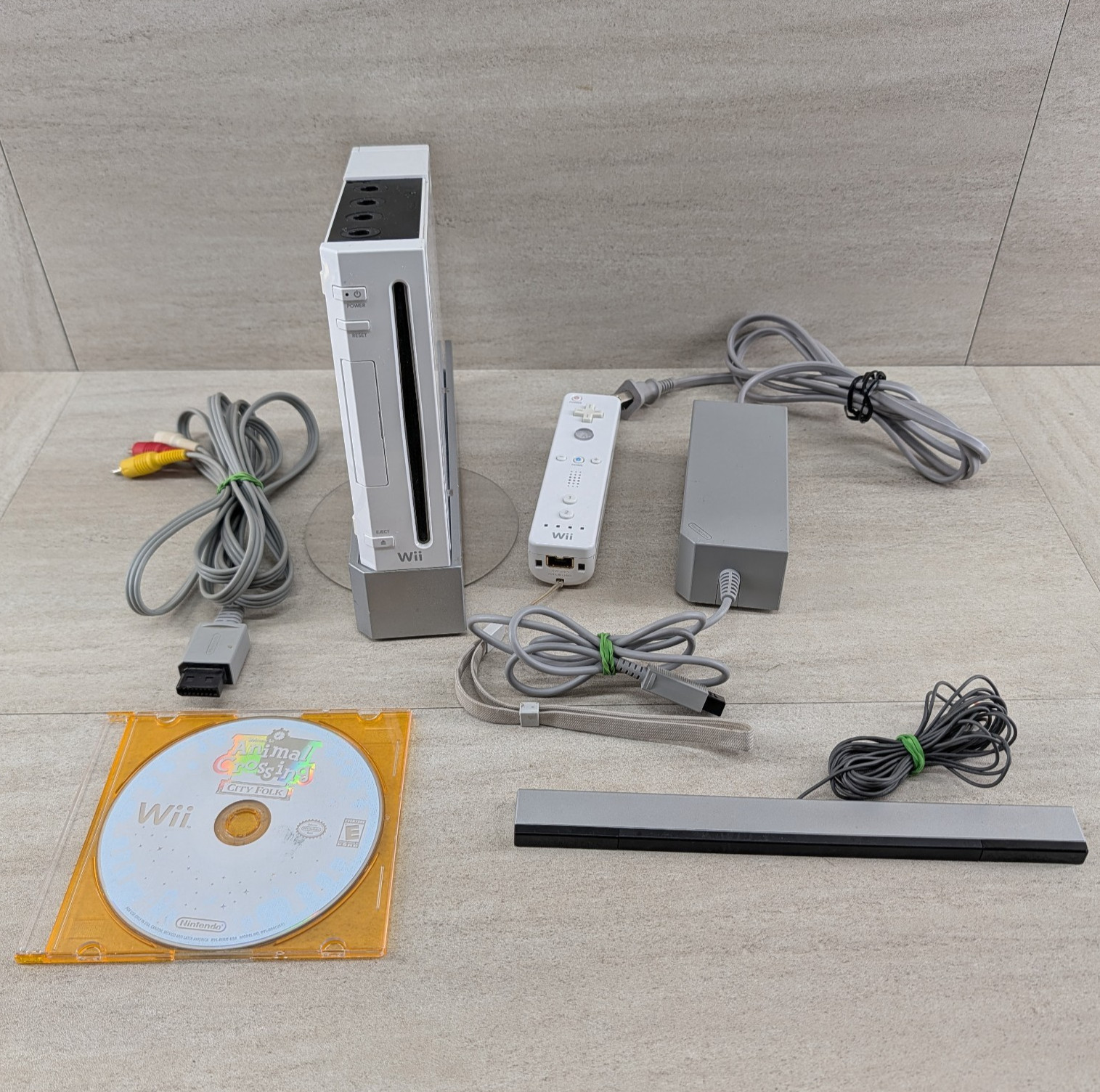 Nintendo Wii Console White RVL-001 GameCube Compatible Bundle – Tested & Working