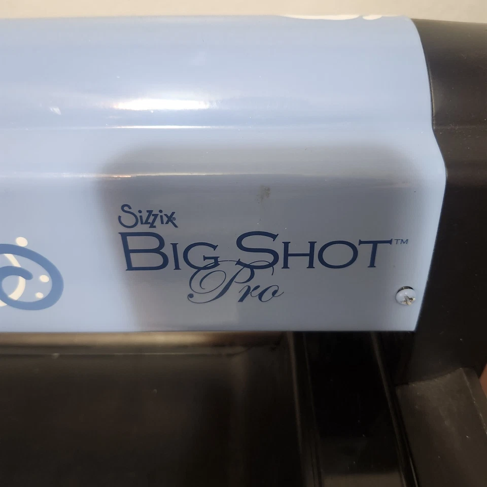Máquina troqueladora Sizzix Big Shot Pro Ellison letras grandes faltantes Foto 3 de 4