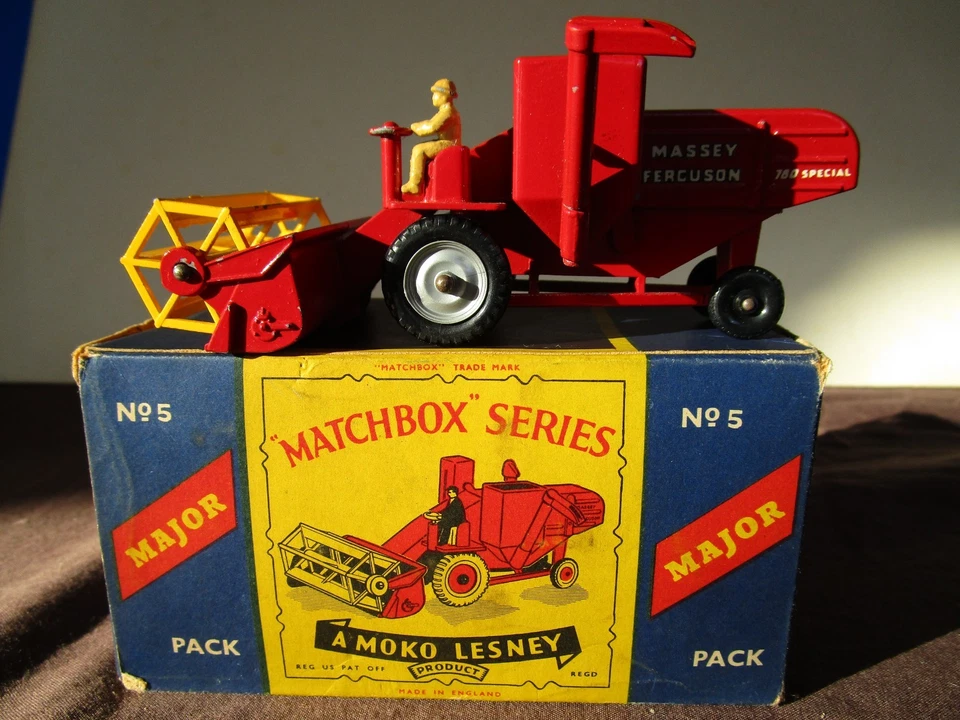 LESNEY MATCHBOX MOKO MAJOR PACK M5 MASSEY FERGUSON COMBINE HARVESTER VNM +VG BOX - Image 2 of 4