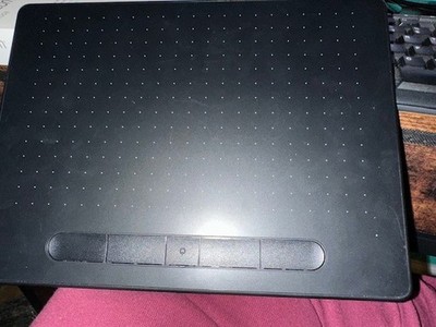 Wacom Intuos CTL-4100 Small Drawing Tablet - Black