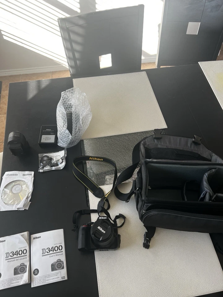 Nikon D3400 DSLR Camera with 18-55mm and 70-300mm Lenses, Battery, Charger, Bag - Image 3 of 4