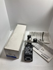 OMRON D4N-2BLE LIMIT SWITCH AC-15 DC-13 FORK LEVER 2NC NIB