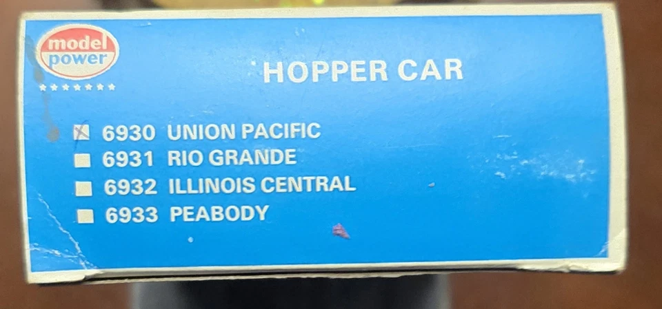 HO Scale Model Power Union Pacific 4-bay Hopper Freight Train Car 62040 - Image 2 of 2