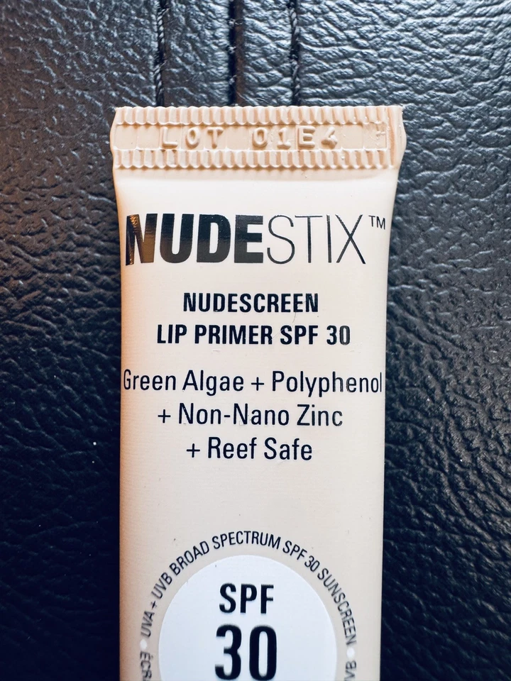 Primer Labial Nudestix FPS 30 in Tinte Natural Transparente Nuevo Foto 2 de 4
