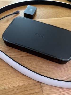 Philips Hue Sync Box 8k + Strip 65  (Beides Wie neu!)+ Bridge (gebrauchsspuren)