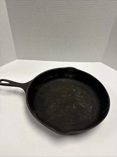Vintage #10 Wagner Ware Sidney -0- 1060s Cast Iron Skillet