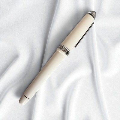 Platinum #3776 Century Shape of Heart Ivoire M Nib 14K Fountain