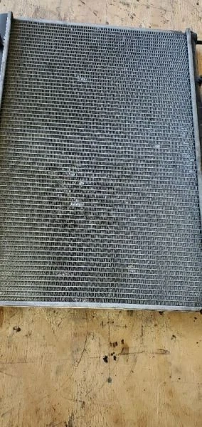 Radiator 4 Cylinder Fits 00-04 FRONTIER 1064739 — 第 4/4 张图片