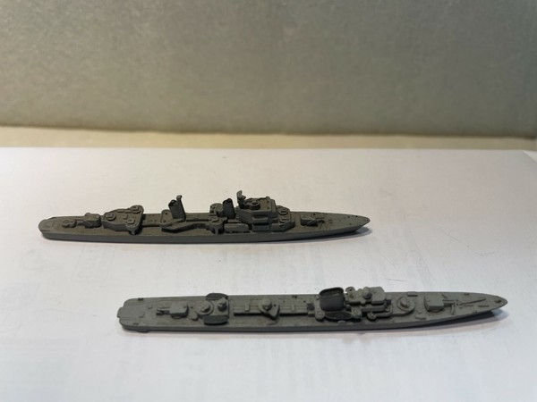 DELPHIN - DESTRUCTORES OSTERGOTLAND Y OLAND - ARMADA DE SUECIA - 1:1250 - METAL