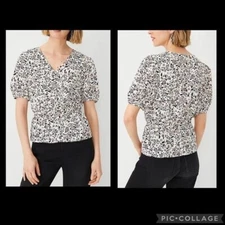 LOFT WOMEN~Petite Floral Wrap Top  MP