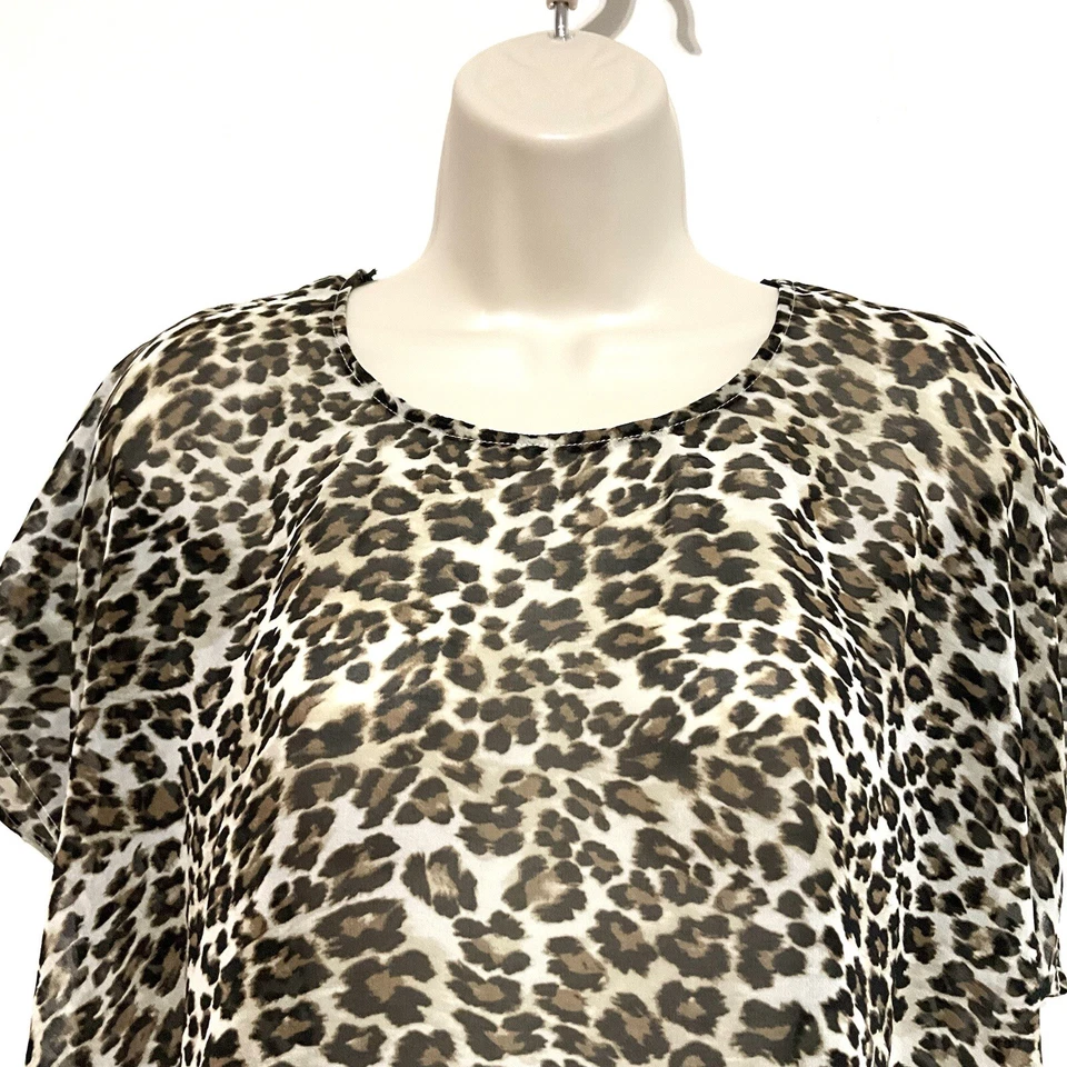 lily white blouse small tan brown black animal print hi Low short dolman seeve - Image 4 of 4