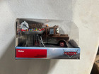 Disney Store CARS 3 MATER WITH RACETRACK HAT Die-Cast Car 1:43 NEW