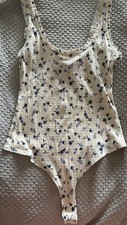 NWOT Wild Fable Super Cute Floral Bodysuit With Ruffle Detail Medium